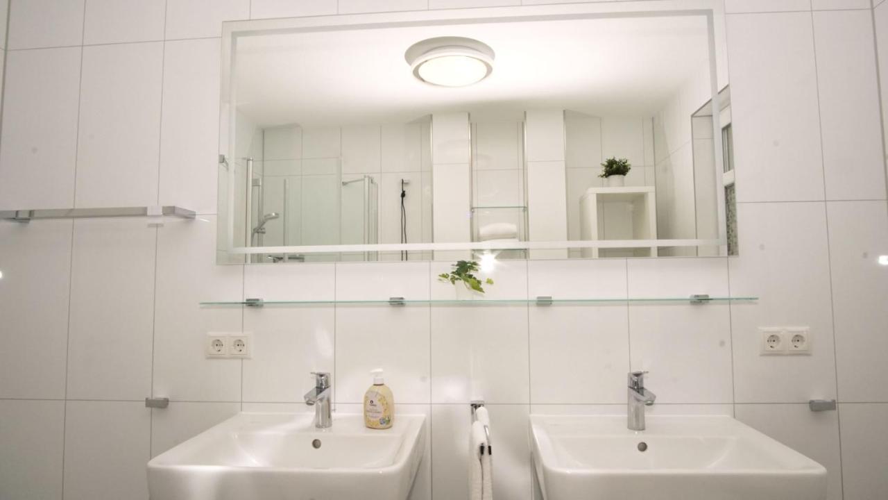 Terrasse, Gratis Nutzung Vom Ahoi Erlebnisbad Und Sauna In Sellin - Meeresblick Fewo 77 Гьорен Екстериор снимка